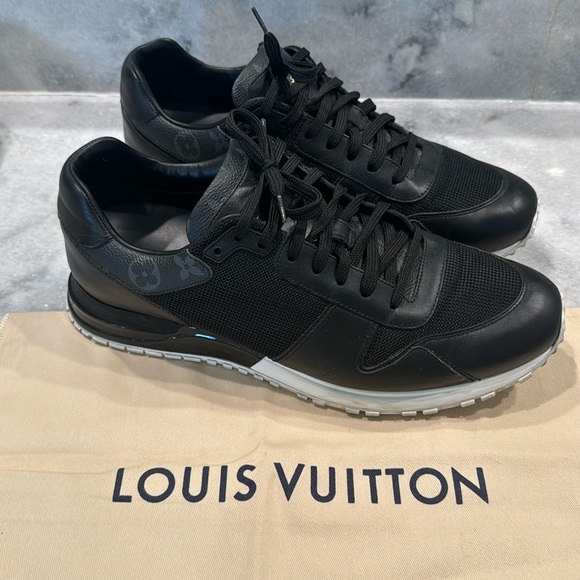 Louis Vuitton men sneakers - Picture 1 of 9